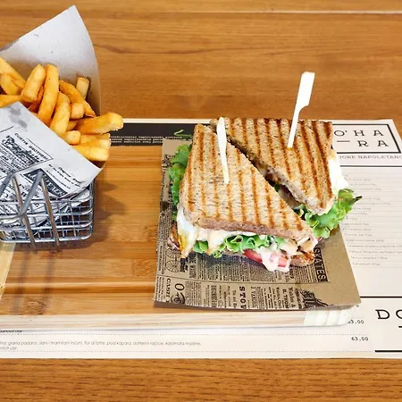 Apartament Forever & *